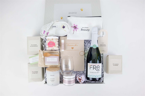 Bride to be gift box, Bridal shower gift basket - WhatYouNeedSales